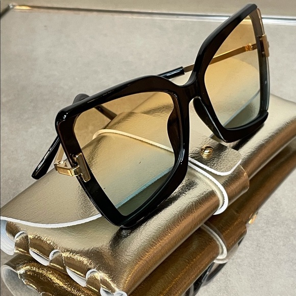 Black Butterfly Sunglasses - Picture 5 of 6